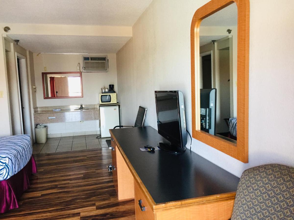 Bear Mount Inn & Suites Пиджен Фордж Екстериор снимка