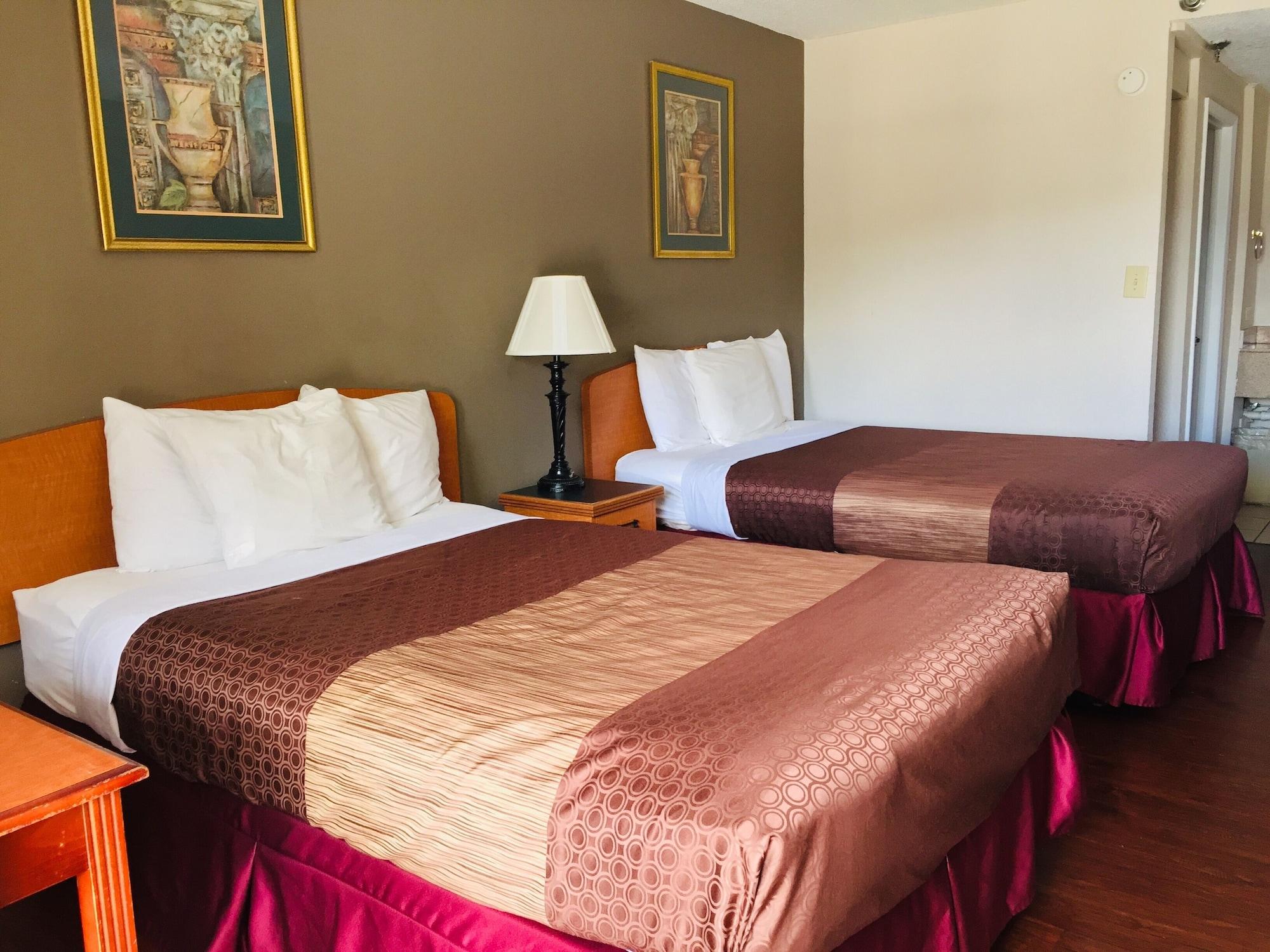 Bear Mount Inn & Suites Пиджен Фордж Екстериор снимка