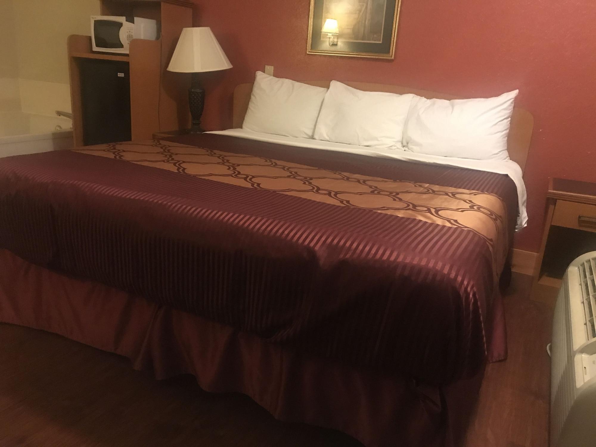 Bear Mount Inn & Suites Пиджен Фордж Екстериор снимка