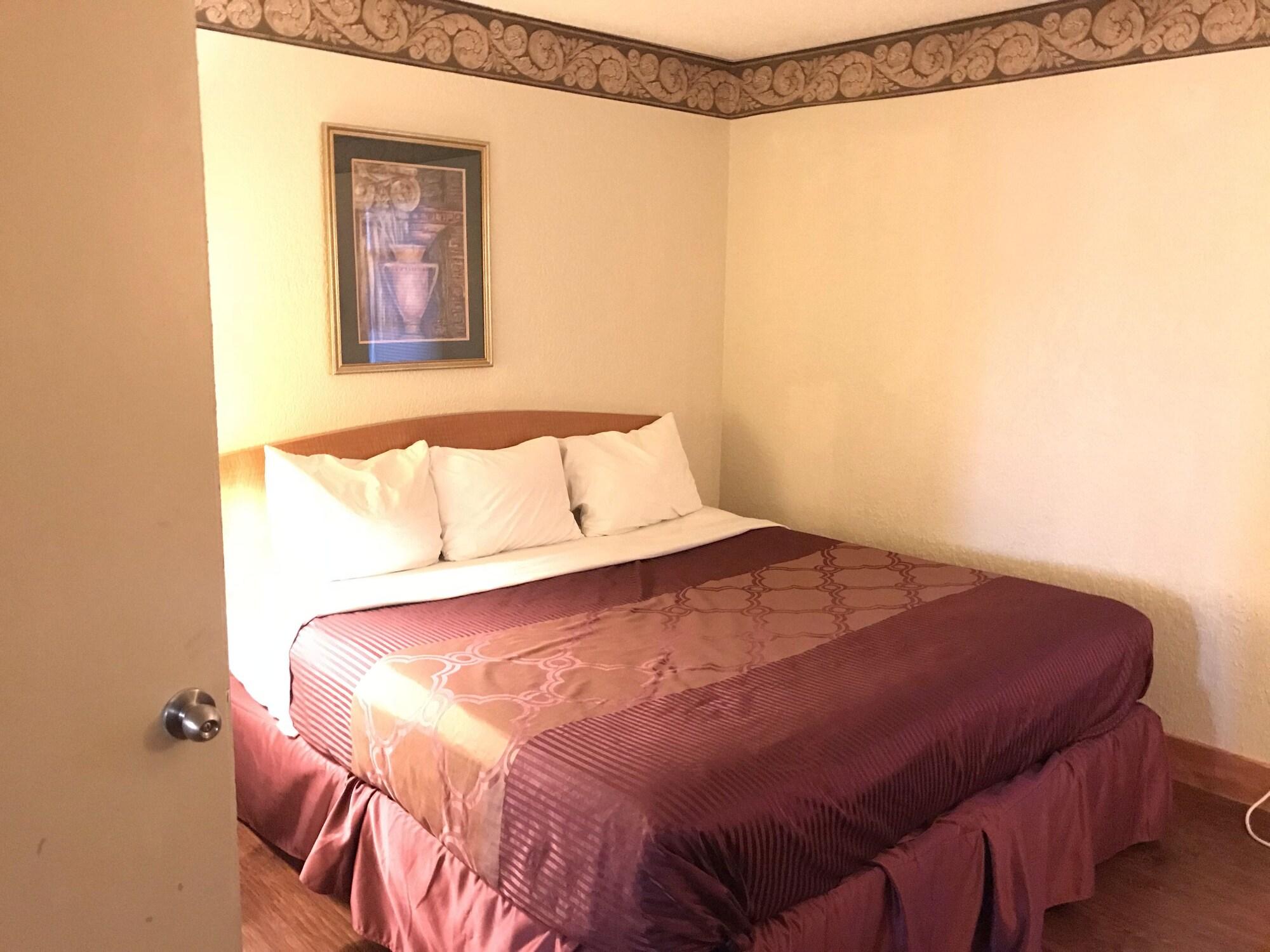 Bear Mount Inn & Suites Пиджен Фордж Екстериор снимка