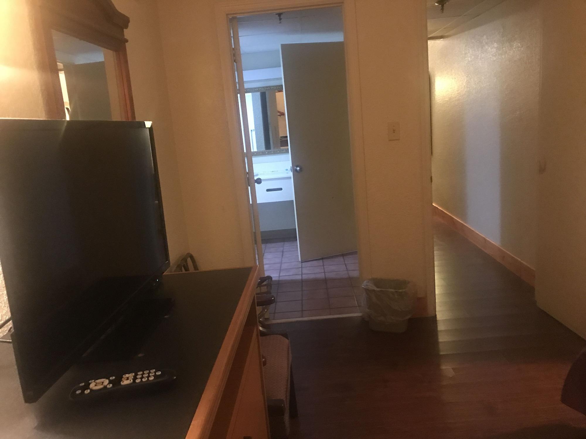 Bear Mount Inn & Suites Пиджен Фордж Екстериор снимка