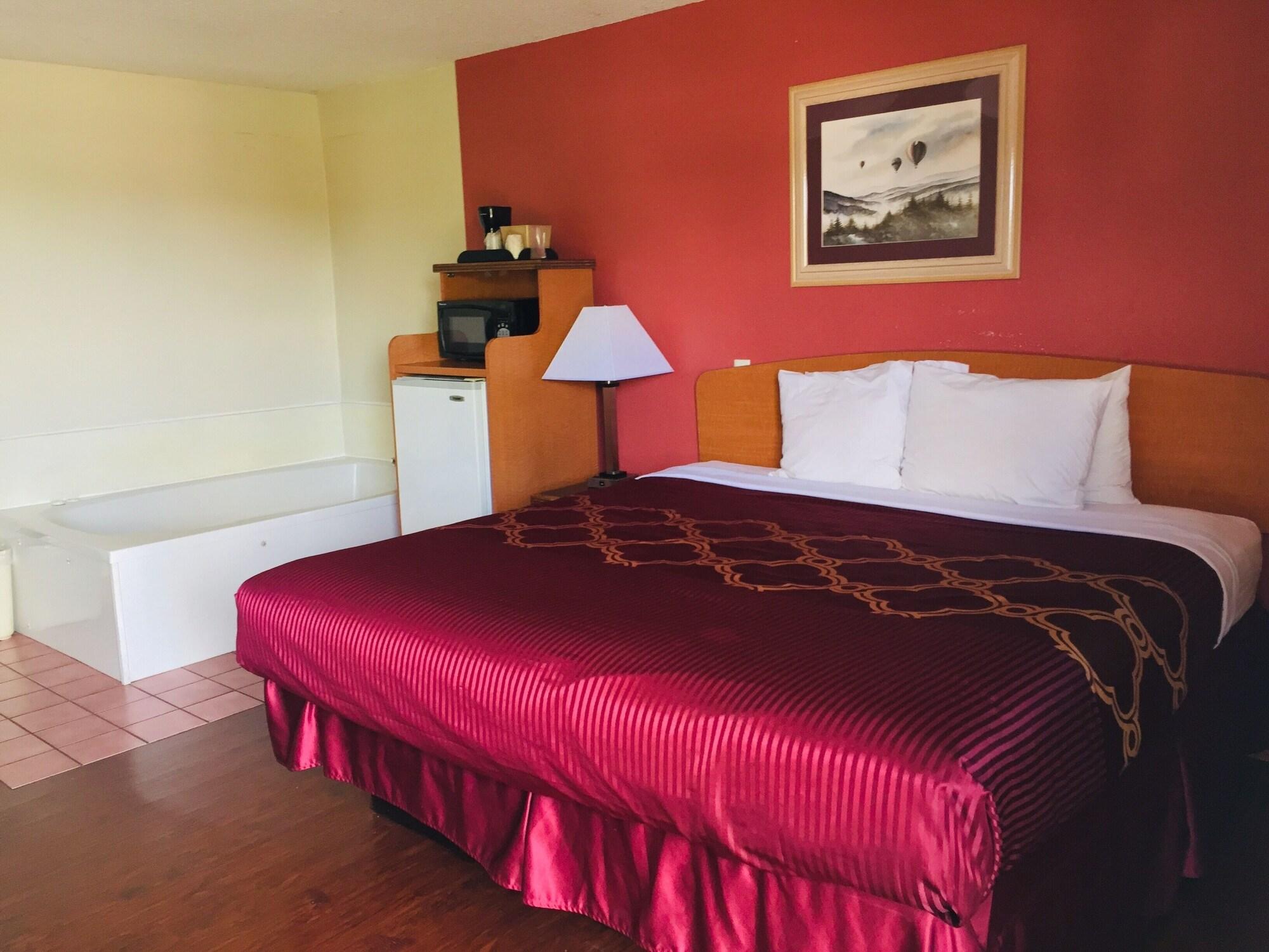 Bear Mount Inn & Suites Пиджен Фордж Екстериор снимка
