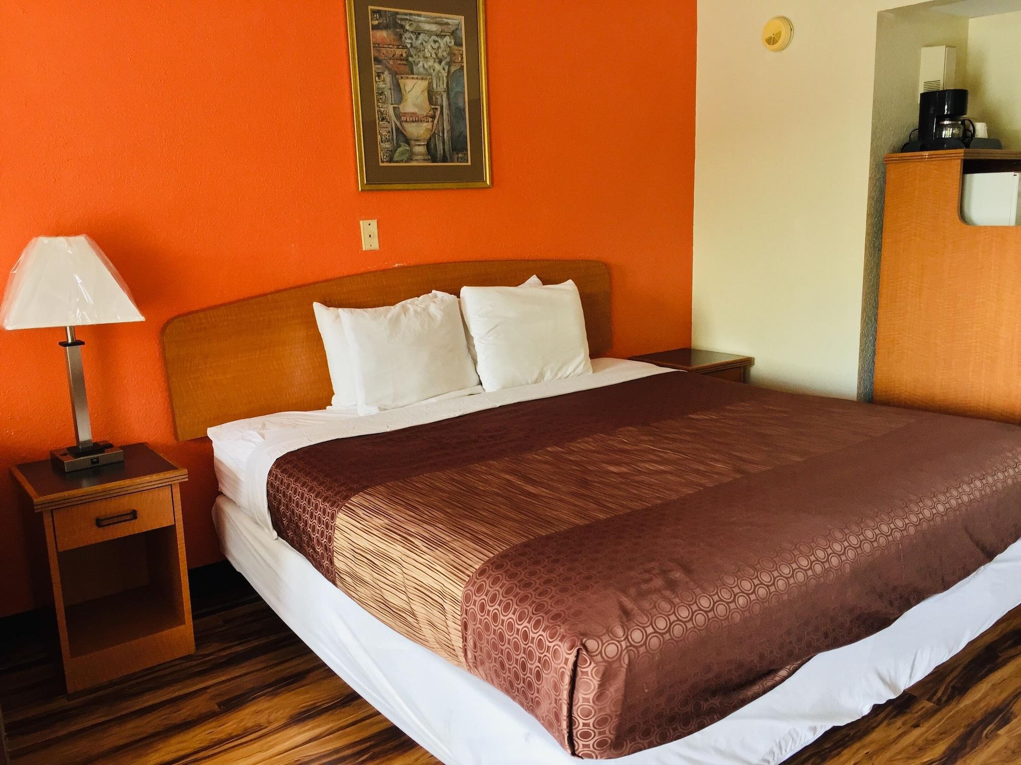 Bear Mount Inn & Suites Пиджен Фордж Екстериор снимка