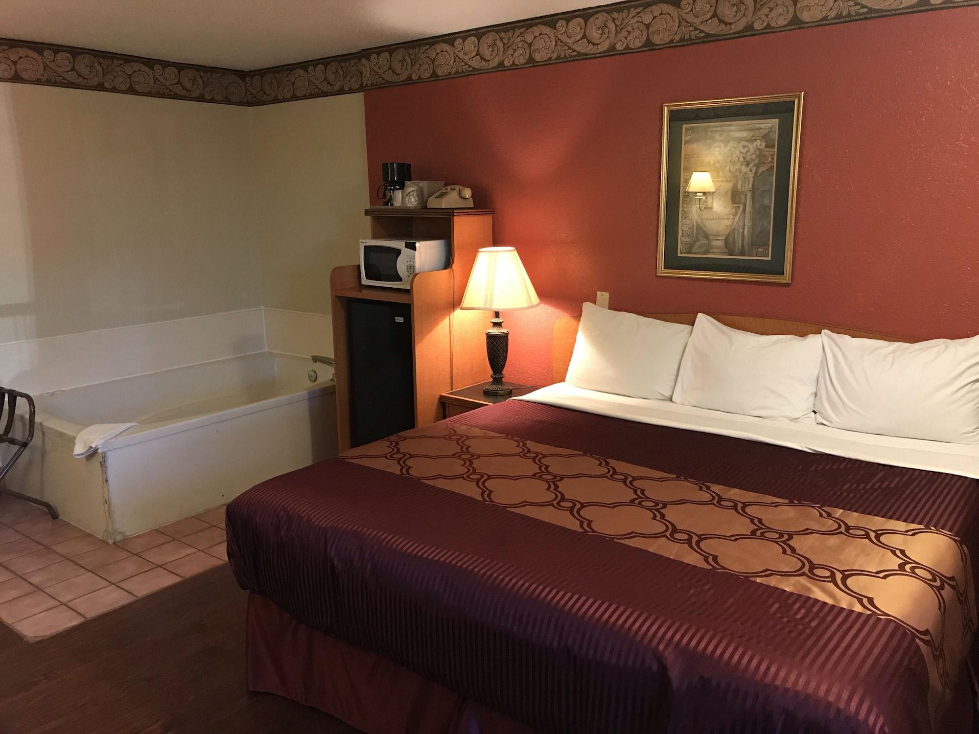 Bear Mount Inn & Suites Пиджен Фордж Екстериор снимка