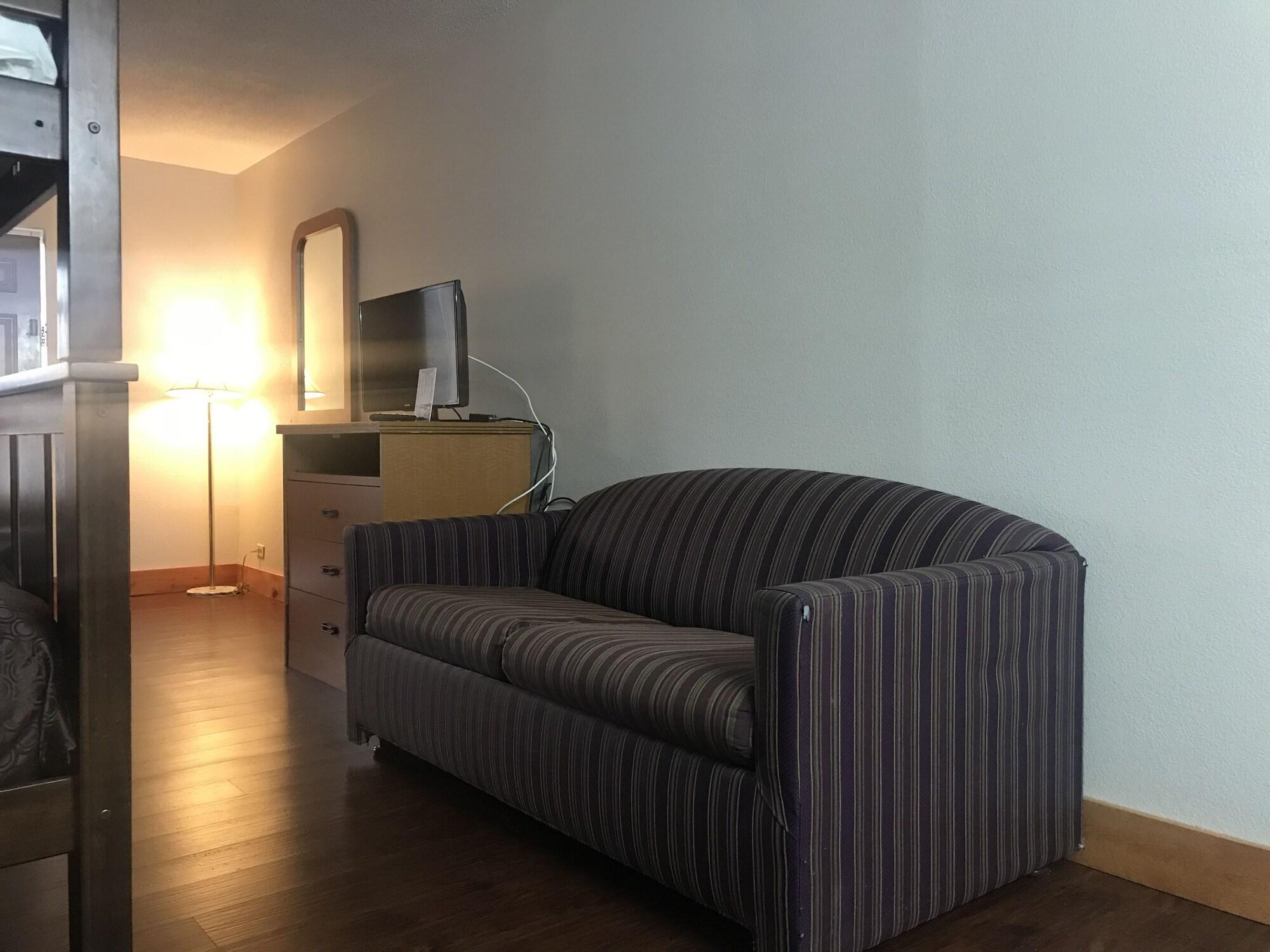 Bear Mount Inn & Suites Пиджен Фордж Екстериор снимка