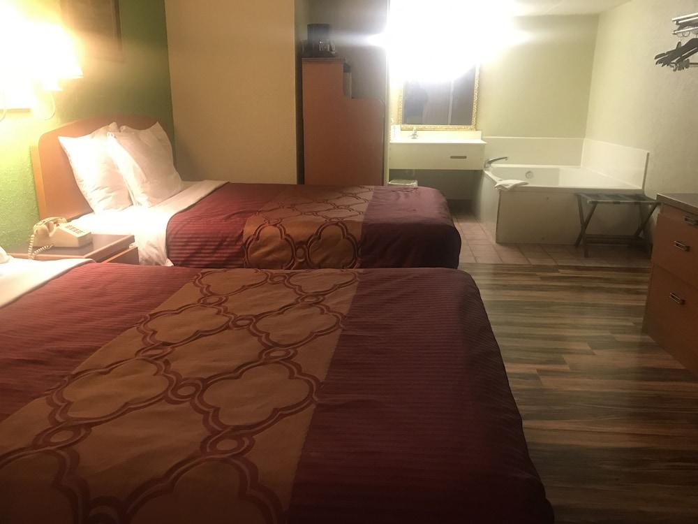 Bear Mount Inn & Suites Пиджен Фордж Екстериор снимка