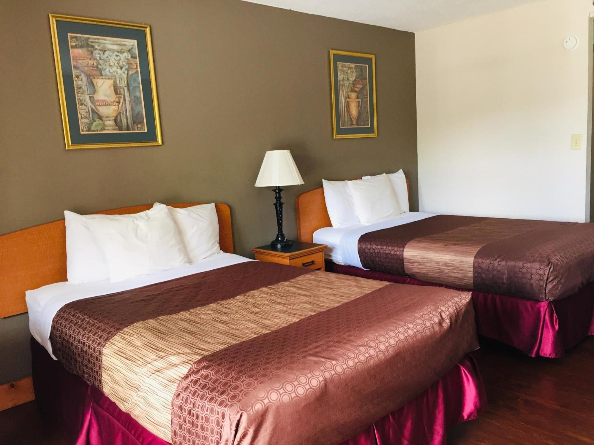 Bear Mount Inn & Suites Пиджен Фордж Стая снимка